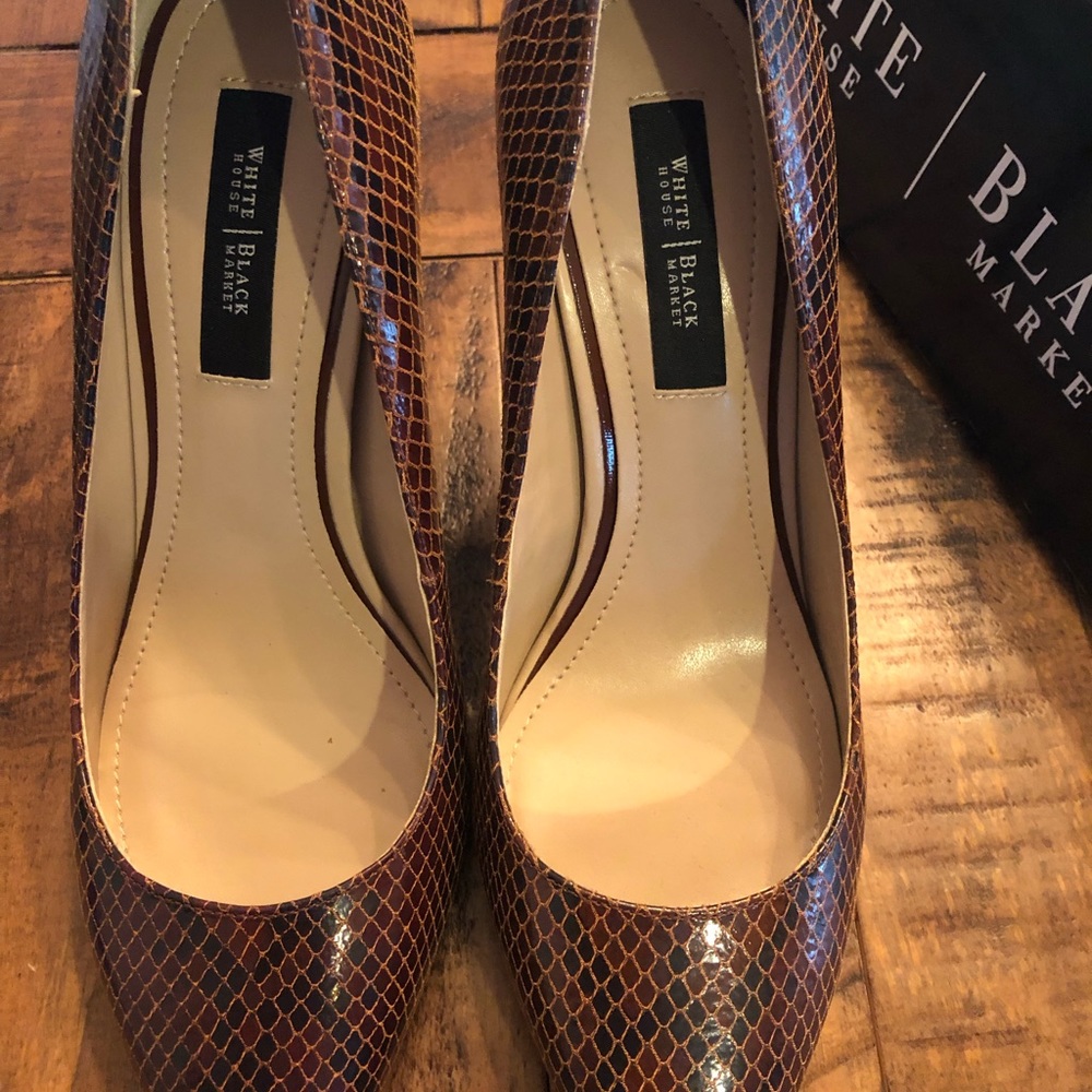White House Black Market Olivia Pumps